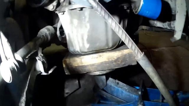 Как закрутить (открутить) шкив коленвала своими руками.