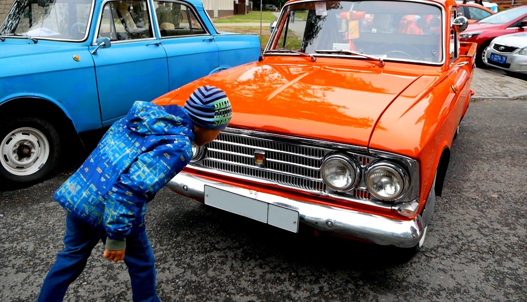 Дети и Крутые машины Идем на выставку ретро машин День Москвича Cars for kids