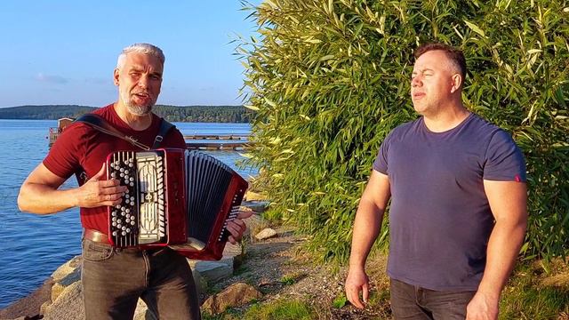 "Первая любовь" Душевно и очень нежно поют парни из Вечёрки!