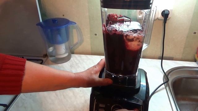 Черноплодная рябина протертая с сахаром. Чудодейственная ягода