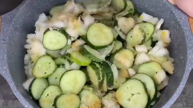 Салат из огурцов с горчицей