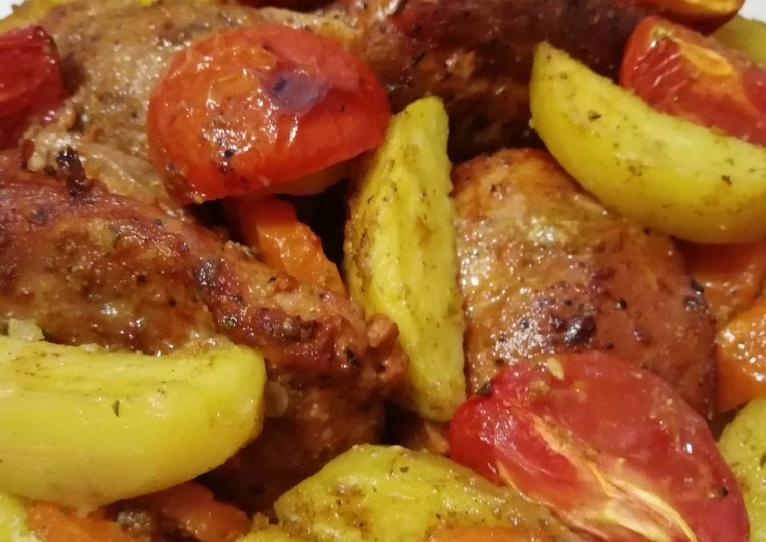 Филе индейки с картофелем и овощами в духовке