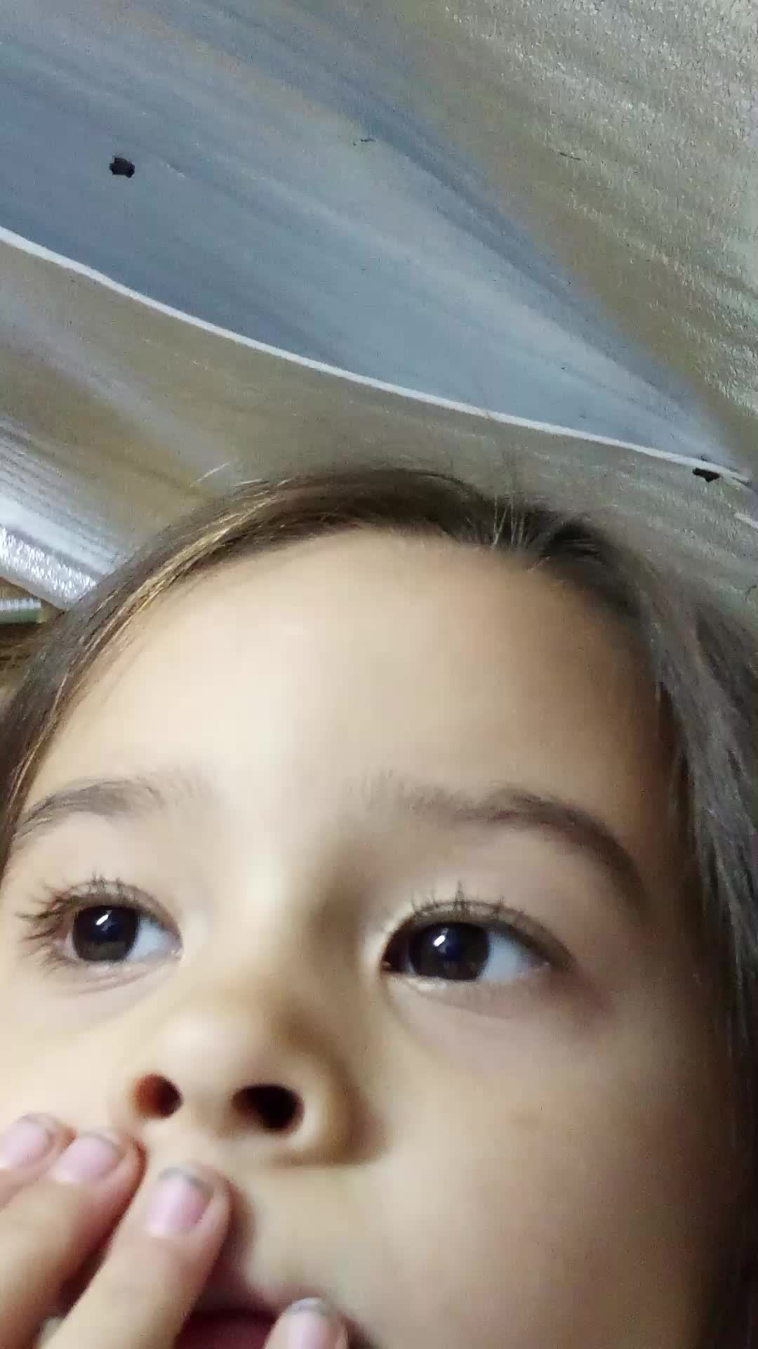 г
