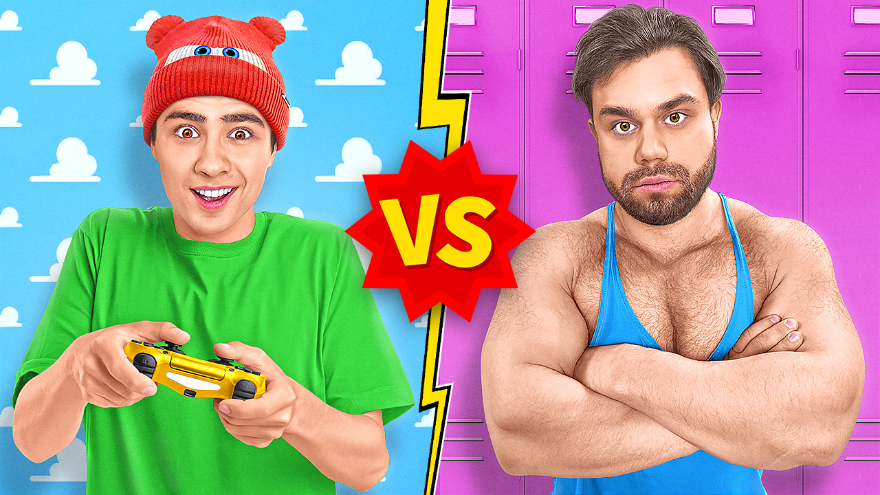 Младший VS Старший Брат ! // Луномосик