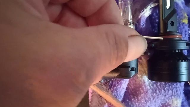 Нюансы замены галогенных ламп на светодиодные в Джили Кулрей