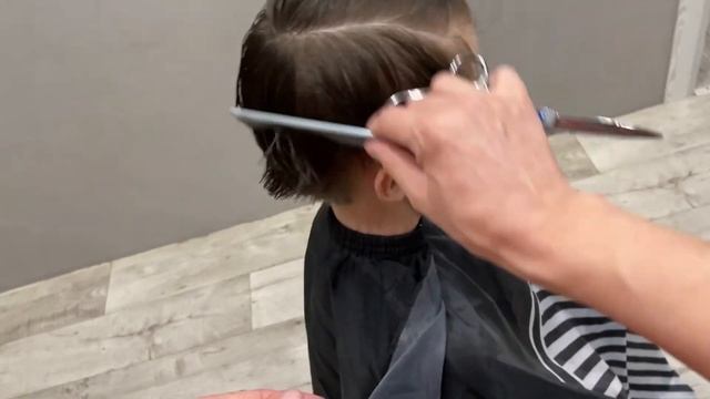 Детская стрижка ножницами. Boy's haircut.