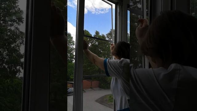 Мастер класс от Наташи, как вставить москитную сетку в окно!