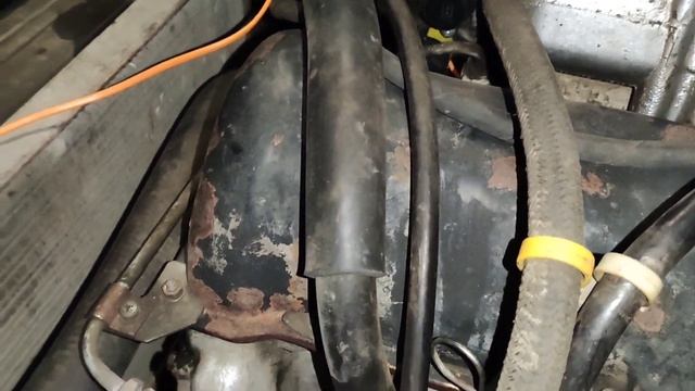 Поменял помпу и термостат на Ниве. Проблему решил, а точного ответа не получил!
