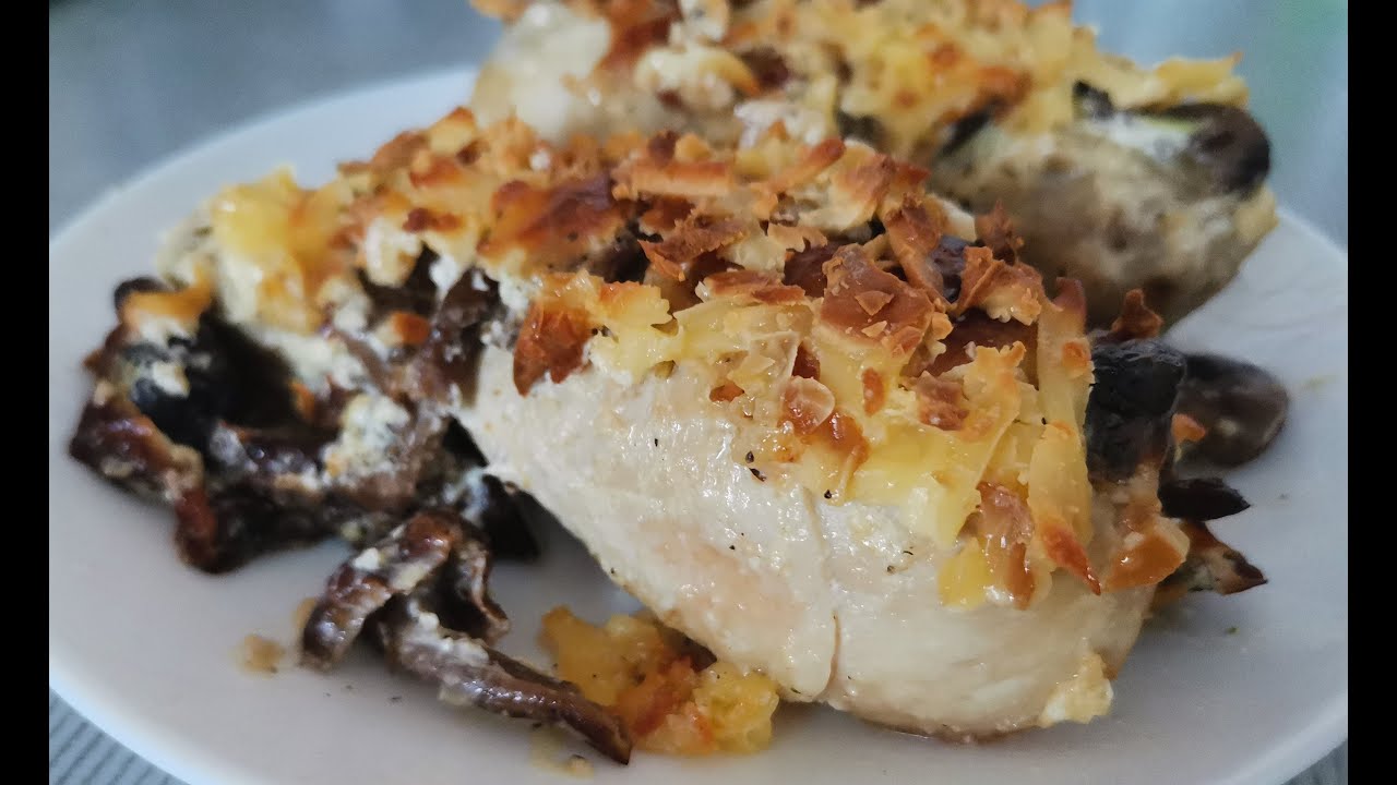 ТЕПЕРЬ ЭТО ЛЮБИМЫЙ РЕЦЕПТ ГОЛЕНИ! Куриная голень в духовке! Ножки под сырно-грибной шубкой.
