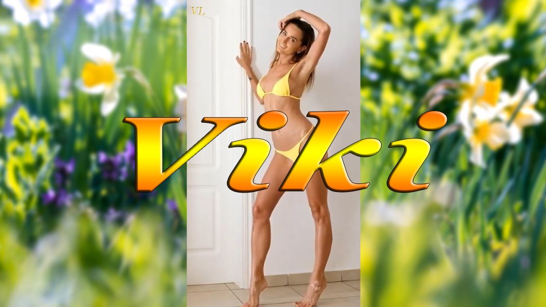 КРАСИВАЯ ДЕВУШКА в красивых купальниках