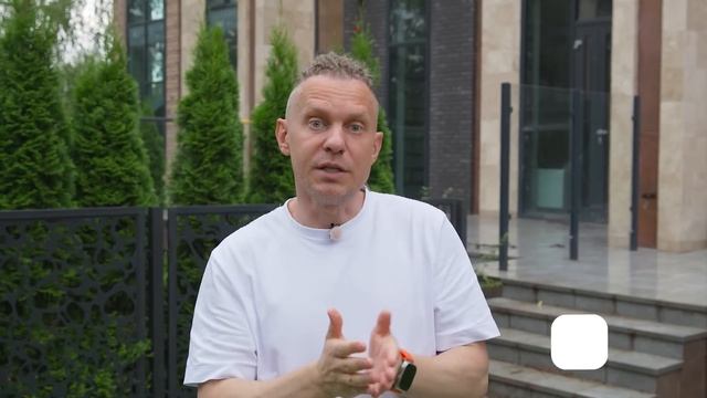Большой деревянный дом с яблоневым садом. Рум Турист