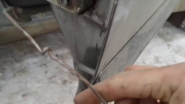 Заклинило дверь на ваз 2114 выход есть