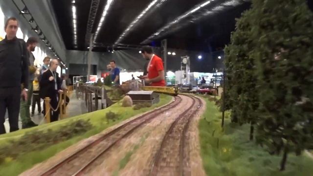 Вид из кабины машиниста. Выставка-фестиваль "Железнодорожная модель 2023" Москва, ВДНХ.