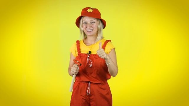Синий трактор - строим гараж песенка.