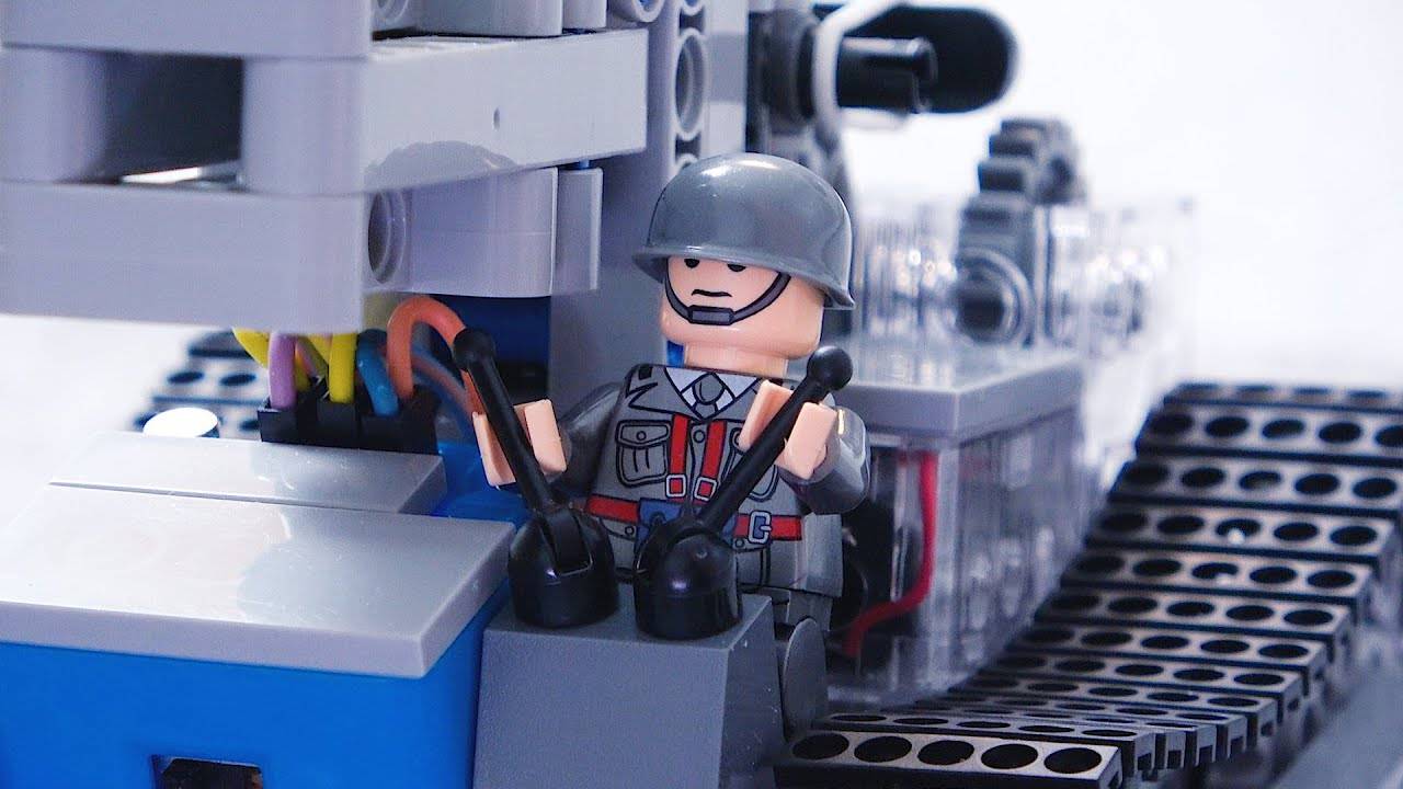 Битва LEGO танков - Mini vs Mega