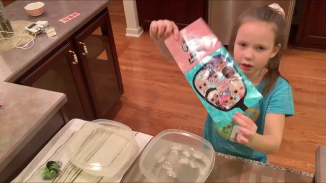 Я играю в куклы LOL, куклы ЛОЛ меняют цвет! LOL Surprise!