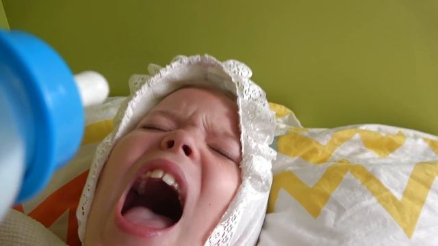 Lera's new compilation found a doll and pretended to be a parent