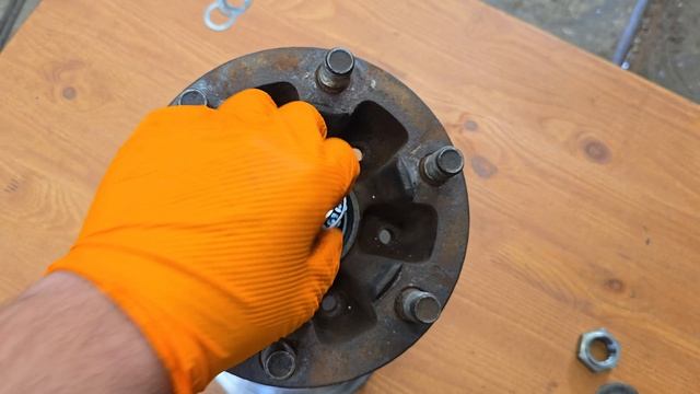Как отрегулировать переднюю ступицу Газель Бизнес с распорной втулкой и не поехать кукухой