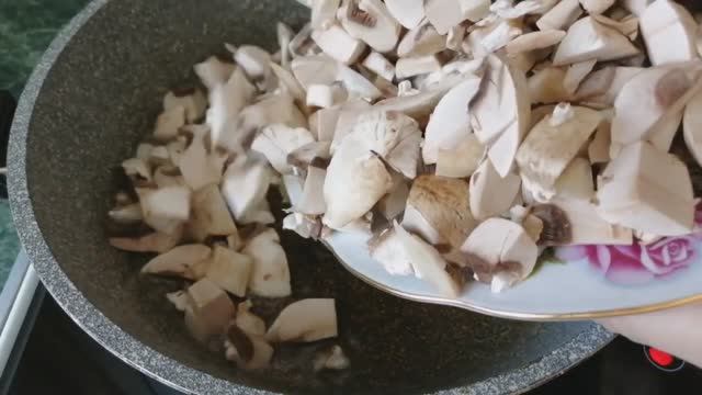 Вкуснейший салат с кальмарам для гурманов! Как приготовить идеальный салат с кальмарами