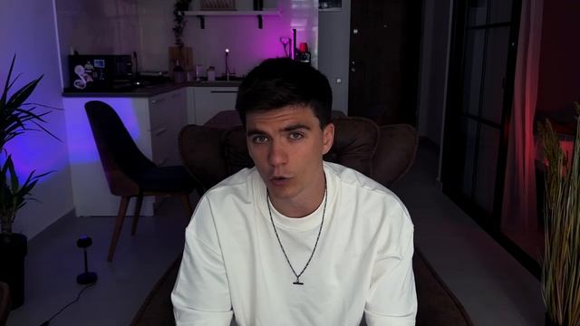 📹 Человек ПРОПАЛ В НЕБЕ / BACKROOMS в воздухе