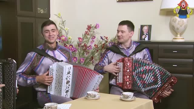 "ДЕВЧОНКИ ПОЛЮБИЛИ НЕ МЕНЯ" Дуэт "Веселуха"Дмитрий Иващенко и Анатолий Гальянов