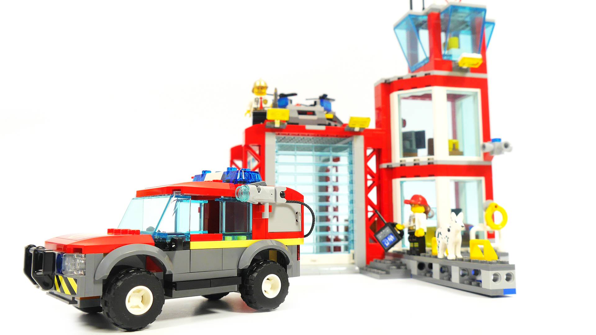 Собираем пожарное депо из LEGO - конструктор Лего Сити 60215