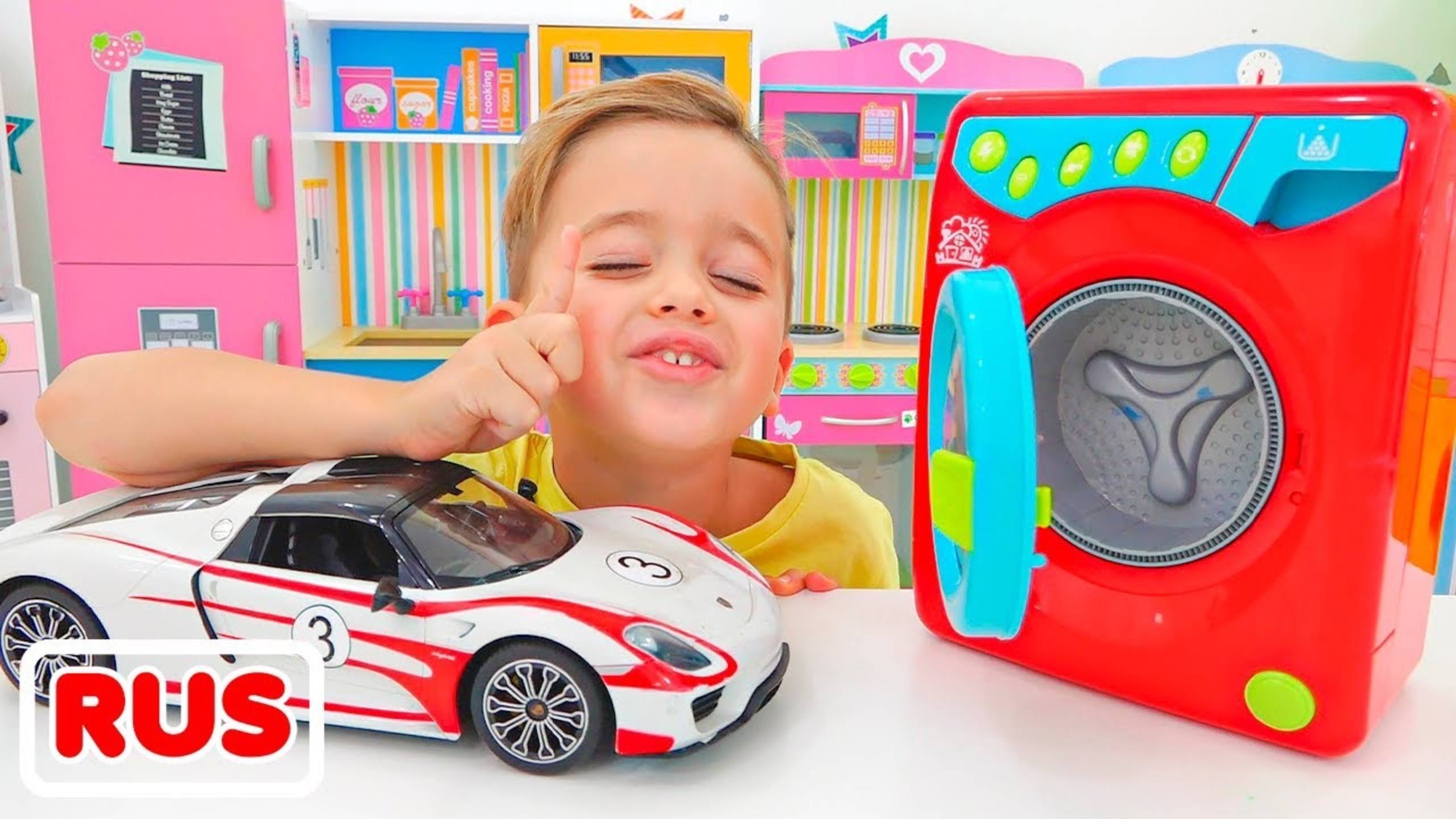 Влад и Никита играют с игрушками - Коллекция видео для детей