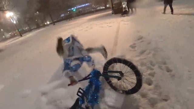ДЕД МОРОЗ И СНЕГУРОЧКА на BMX в НОВЫЙ ГОД! (САША КОЙРАХ)