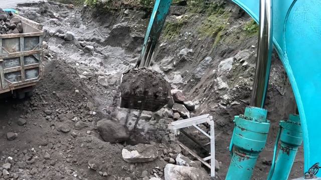 Строительство, надо оборудовать площадки под погрузку