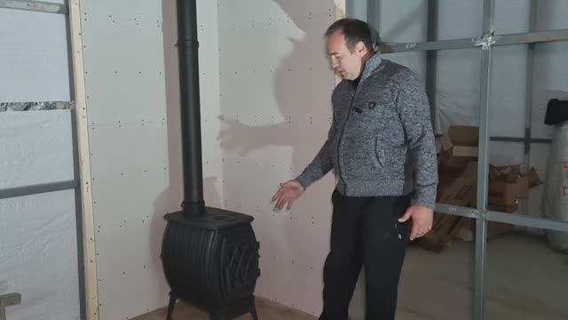 Обзор печи Бахта и интерьерного дымохода Феррум