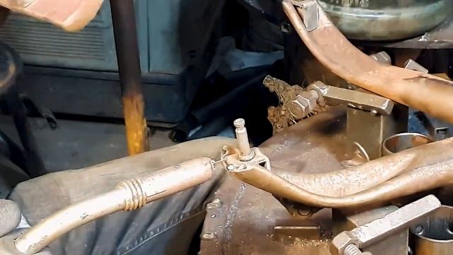 Как в Индии превращают нержавеющих труб хромированные стулья .