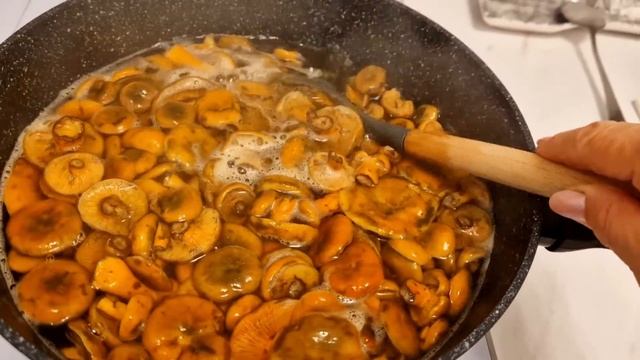 Яркие и ароматные.. Маринованные Рыжики на зиму!