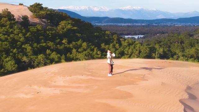 6809938-uhd_4096_1974_30fps