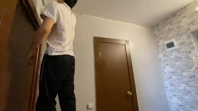 ПОКРАСИЛИ ОБОИ В КВАРТИРЕ ПЕРЕКРАСКА БУМАЖНЫХ ОБОЕВ НЕ ПОД ПОКРАСКУ СВОИМИ РУКАМИ БУДНИ ПОСУТОЧНИКА