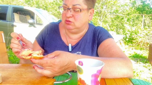 Ой,Как ,ВКуснеНЬКо👌/ЛИВЕРНАЯ КОЛБАСА ,да ИКРА👍на ДАЧЕ самое -то/Мукбанг