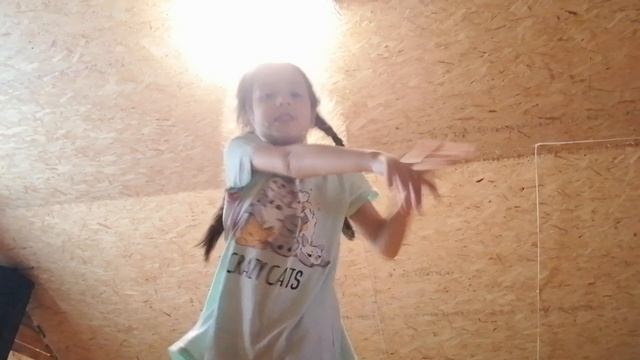 VID_20250430_184218.mp4