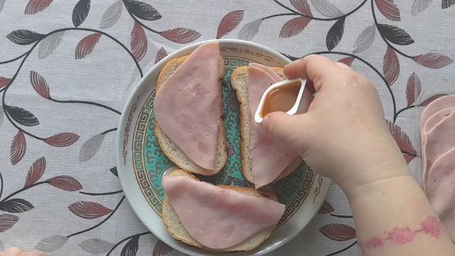 бутерброды из ветчины