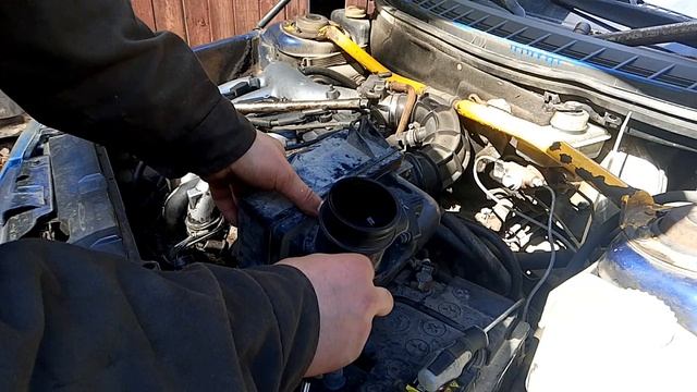 замена датчика ДМРВ Автомобиль ВАЗ 2109 2110 2111 2112 2114 2115 Калина Приора