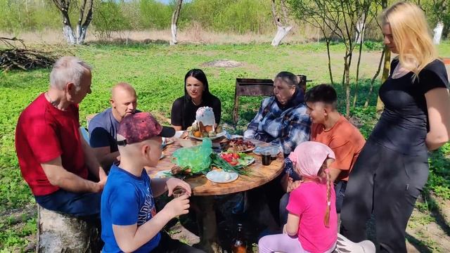 ЧЕРНИЧНИКИ И ПАСХАЛЬНЫЕ ТРАДИЦИИ. ПЕРВЫЕ ШАГИ ГОСТЕЙ ?