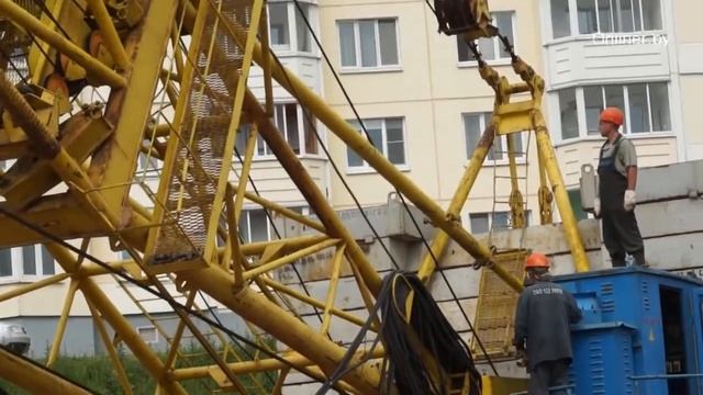 Как собирают башенный кран