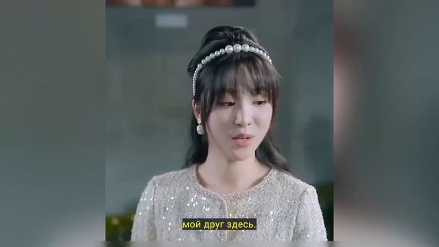 Пьяная девушка случайно спасла незнакомца и провела с