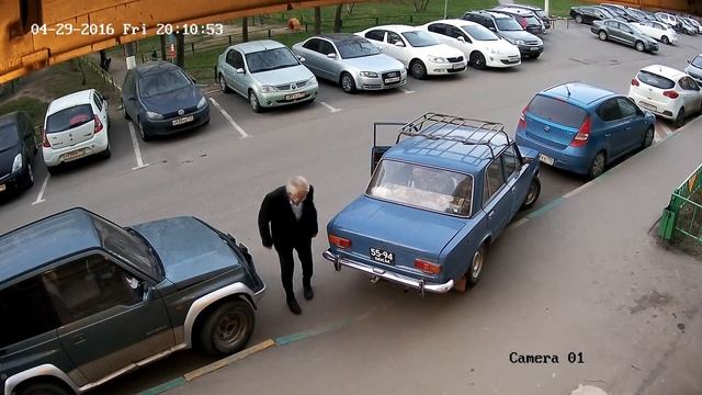 Видео с IP-камеры Hikvision DS-2CD2042