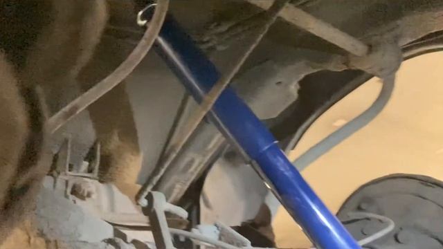 Меняем рессоры на газ 31105 ,это был веселый вечер)