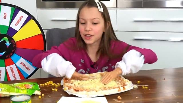 ПИЦЦА ЧЕЛЛЕНДЖ Маленькими Ручками 13 Вики Шоу