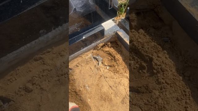 Облагородили могилку и перебрали все по новому! Бюджетно и добротно