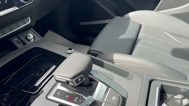 Audi Q5L 45TFSI Quattro 2025