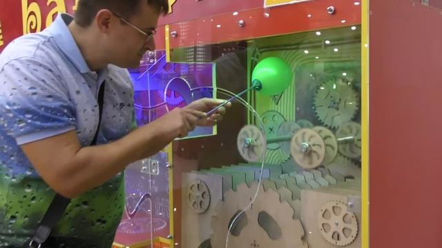 ✿ Катаемся на Машинках Indoor Playground Family Fun for Kids Indoor Play Area Playroom with Balls
