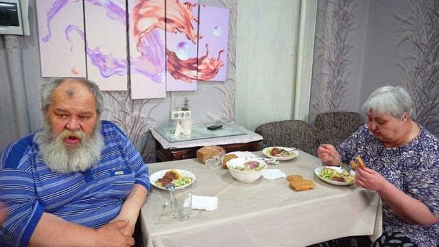 ТАК ВКУСНО КУШАЕМ И ГОТОВИМ КАБАЧКИ С МЯСОМ И С САЛАТОМ