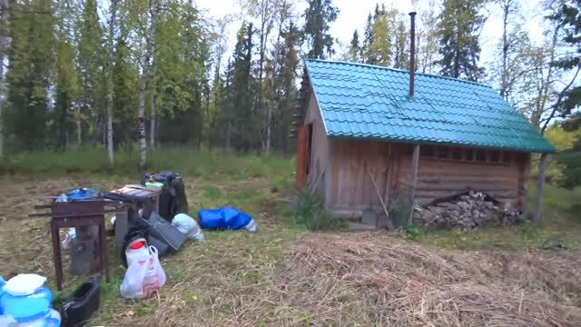 Начало путешествия по таёжным местам! Отдыхаем в лесной избе. Готовим плов в казане на костре. #1