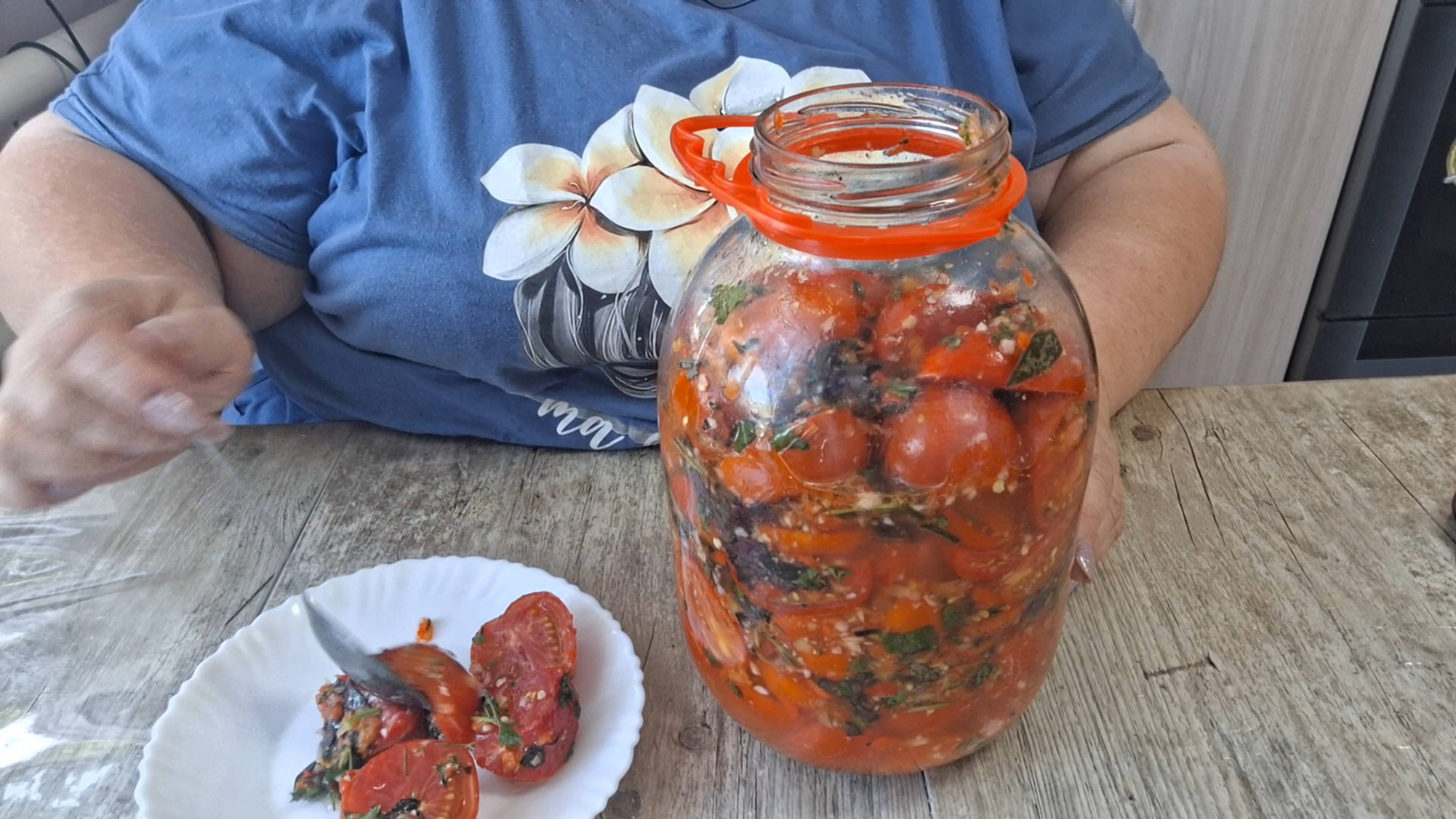 ОБАЛДЕННЫЕ ЗАКУСОЧНЫЕ ПОМИДОРЫ ПО-КОРЕЙСКИ. ПОКА СЕЗОН УСПЕТЬ НАСЫТИТЬСЯ ТАКИМИ ПОМИДОРЧИКАМИ. 😋